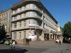 Immeuble de la banque PouMB (ancien magasin Detski Mir - Monde de l'enfant)
