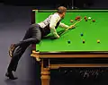 La grande taille de Selby lui permet une meilleure allonge sur la table.