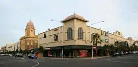 Photo d'un centre commercial beige à Geelong