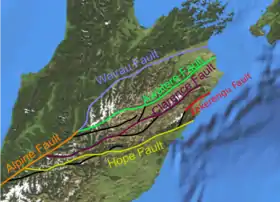 Carte du nord de l'île du Sud, avec plusieurs traits de couleur orientés du sud-ouest vers le nord-est.