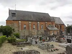 L'église de Marly vue du cimetière.