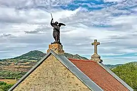 La statue faîtière de l'église.