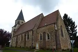 Église Saint-Vincent et monument aux morts.