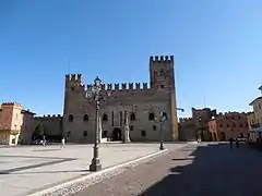 piazza Castello et château inférieur