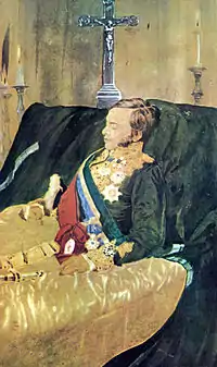 Le marquis en uniforme de cérémonie avec des médailles, des écharpes de pouvoir et un sabre est allongé sur un lit au-dessus duquel se trouve un crucifix en argent