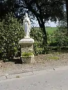 Une statue de la Vierge