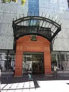 Façade de la bibliothèque de l'Alcazar.