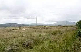 Vue du Knocklayd dans le lointain sur la droite.