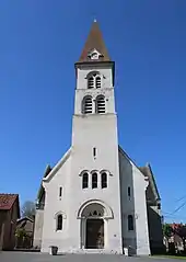 Eglise actuelle reconstruite dans les années 1920 et rénovée en 2020.