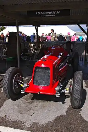 Photo d'une Maserati 6C-34 statique, lors du Festival de vitesse de Goodwood 2012.