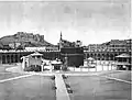 Photo de 1889 de l'orientaliste Snouck Hurgronje. 2: le hijr; 3: le puits Zemzem; 6: la station d'Abraham.