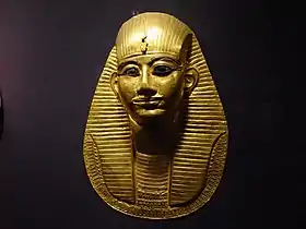 Masque funéraire en or d'Amenemopet