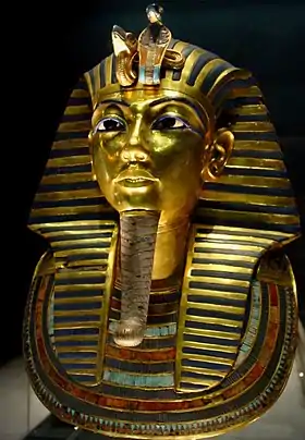 Masque funéraire en or de Toutânkhamon. Musée égyptien du Caire.