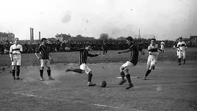 Photo d'une action de jeu d'un match de football