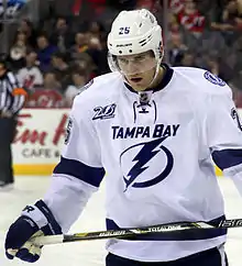 Description de l'image Matt Carle - Tampa Bay Lightning.jpg.