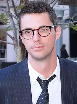 Matthew Goode interprète Hugh Alexander.