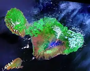 Image satellite de Maui ; la petite île au sud-ouest est Kahoolawe