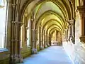 Aile du cloître longeant l'abbatiale