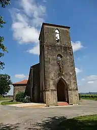 Le clocher-porche de l'église.