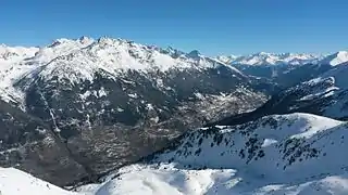 Vue de la vallée de la Maurienne depuis le sommet du Gros Crey.