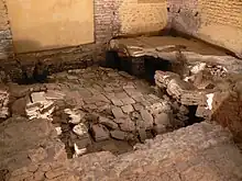 sol effondré du bain chaud des thermes d'Entrammes dans la Mayenne