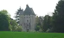 La poterne du château du Fort-des-Salles.