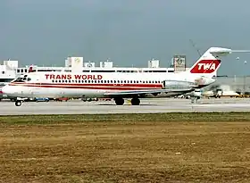 Un McDonnell Douglas DC-9 de la TWA (immatriculé N997Z) similaire à celui impliqué dans le détournement du vol TWA 541.