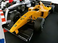 Photo de la McLaren MP4-13A, version de pré-saison de la MP4-13, à Donington