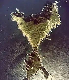 Photographie aérienne de l'île Me-shima dans les îles Danjo-guntō.