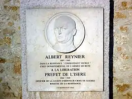 Médaillon-mémorial à Albert Reynier, rue Jules Horowitch sur le polygone scientifique de Grenoble