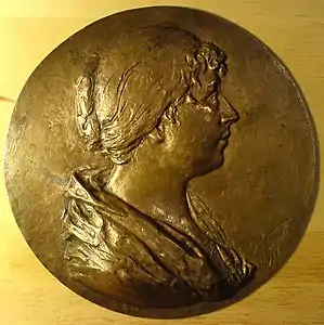 Portrait de femme (1916), médaillon de bronze, localisation inconnue.