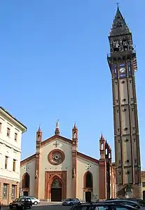 Clocher-tour de l'église Saint-Marcien de Mede, Italie.