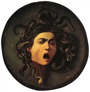Médaillon représentant la tête d'une femme dont la chevelure est faite de serpents.