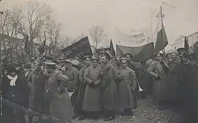Meeting de soldats en Ukraine en 1917.