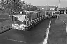 Photographie en noir et blanc du prototype du Mégabus en 1988.