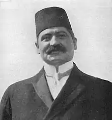 Talaat Pacha, homme d'État ottoman, Grand vizir et membre principal de la Sublime Porte, un des chefs des Jeunes-Turcs et premier Grand Maître de la Franc-maçonnerie turque, né dans une famille turco-pomaque de Bulgarie.