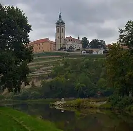Château surplombant la confluence de la Vltava et de l'Elbe.