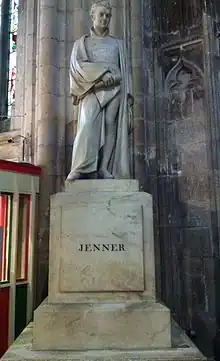 Statue d'Edward Jenner à la cathédrale de Gloucester (1823).