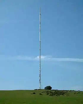 Vue du sommet de Pen Hill et son pylône de télécommunications radioélectriques.