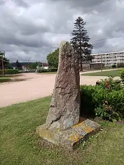 Menhir du stade de la Varenne