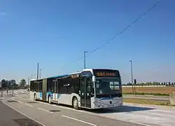 Mercedes-Benz Citaro C2G no 613 de Transdev Les Cars d'Orsay, sur le TCSP Massy-Saclay.