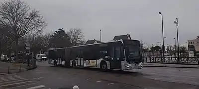 Mercedes-Benz Citaro G C2 n°118 de Keolis Seine-et-Oise Est sur la ligne Navette 1 aux Mureaux.