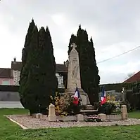 Le monument aux morts.