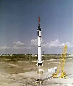Décollage du Mercury-Redstone de la mission MR-3, transportant avec lui Alan Shepard, premier américain à être allé dans l’espace. La fusée est équipée d'un A-7. 5 mai 1961.