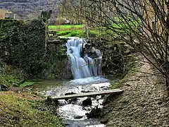 La cascade de l'ancien moulin.