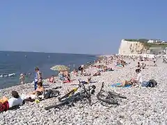 La plage de Mers à marée haute.