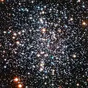 M4 par le télescope spatial Hubble.