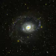 M94 en ultraviolet (GALEX).