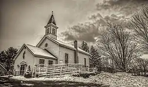 Église méthodiste de Rock Hill (en), fondée en 1868 mais écroulée sous le poids de la neige, puis reconstruite plus petite.