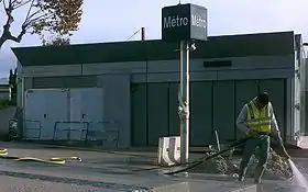 Entrée de la station de métro La Blancarde.